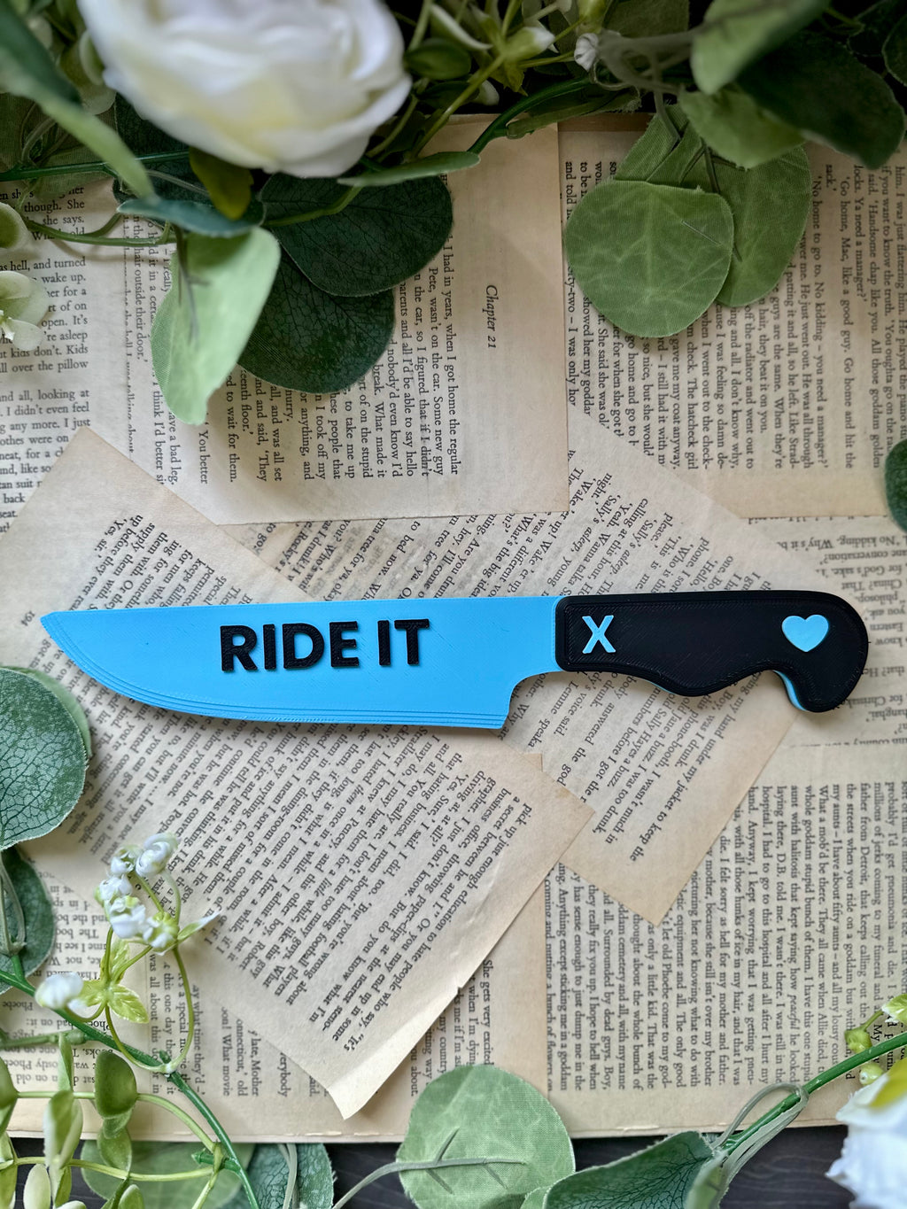 RIDE IT – Bookish Knife Display